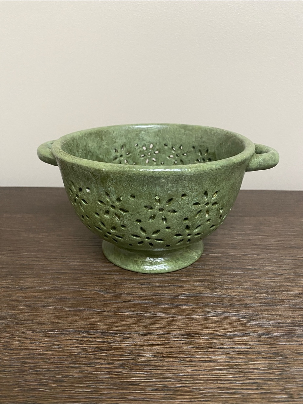Green ceramic handmade berry cleaning bowl